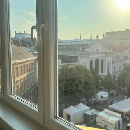 Castle View 3br In Old Town * Bratislava