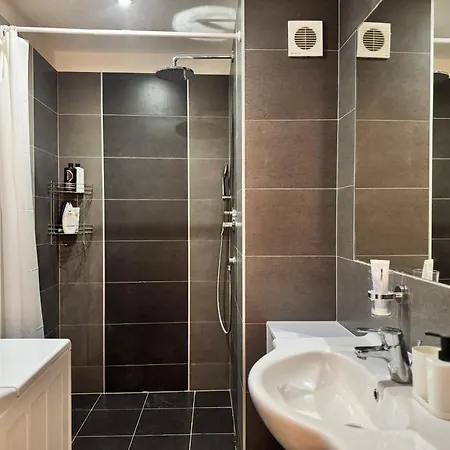 Castle View 3br In Old Town 公寓