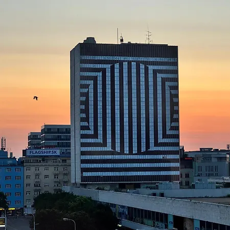 Castle View 3br In Old Town Appartamento *